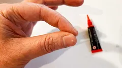 Como tirar super cola das mãos sem dor: guia rápido com o que tem em casa